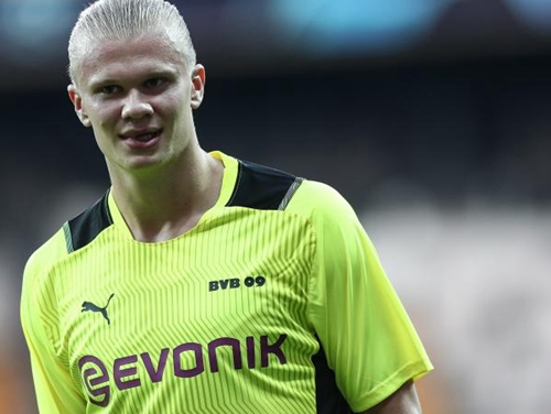 斯基拉：富安健洋加盟阿贾克斯只差体检，双方已经达成协议（斯基拉：阿贾克斯与富安健洋已谈妥，转会只待体检）