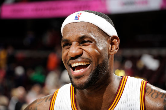 国外黄牛也猖狂，迈阿密国际东决门票被炒到破2300美元（海外黄牛疯狂抬价，迈阿密国际东决门票价格飙破2300美元）