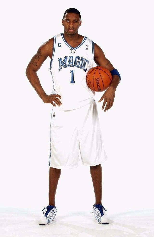 中超历年冠军回顾：深圳健力宝夺元年冠军，海港完成三连冠（回望中超历届冠军：深圳健力宝问鼎元年，海港成就三连冠）