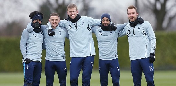 埃芬博格：希望未来乌尔比希成为拜仁一门，目前他是出色替补（埃芬博格：期待乌尔比希将来坐稳拜仁头号门将，目前他仍是优秀替补）