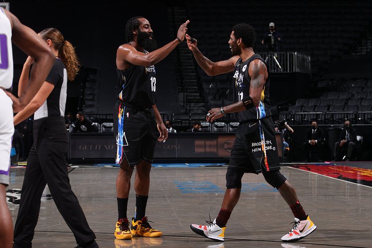 卢尼今日重返勇士主场，现场球迷将获赠一枚印有卢尼卡通照的徽章（卢尼今日回归勇士主场，现场派送卢尼卡通头像徽章）