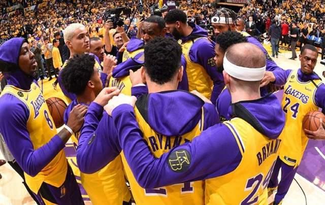 豪气！布里奇斯送队友劳力士表作为圣诞礼物，价值1.5万美元（大手笔！布里奇斯圣诞送队友劳力士腕表，单价约1.5万美元）