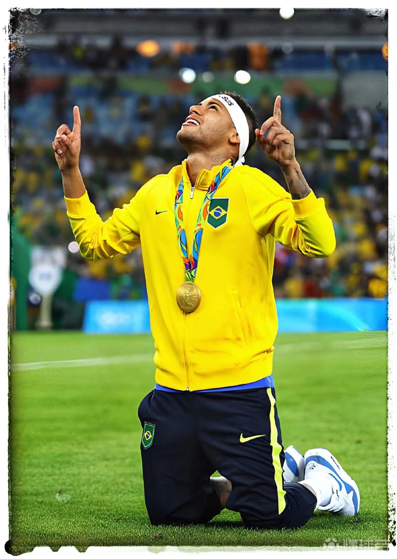 经典画面！王少杰篮下打进 杜锋抱怨裁判该吹2+1&喋喋不休吃T（名场面！王少杰篮下命中，杜锋质疑裁判应判2+1，喋喋不休被吹T）