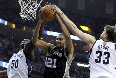 输给米兰后拉齐奥对主裁判不判罚点球不满，决定新闻沉默（负于米兰后，拉齐奥不满主裁漏判点球，决定媒体静默）