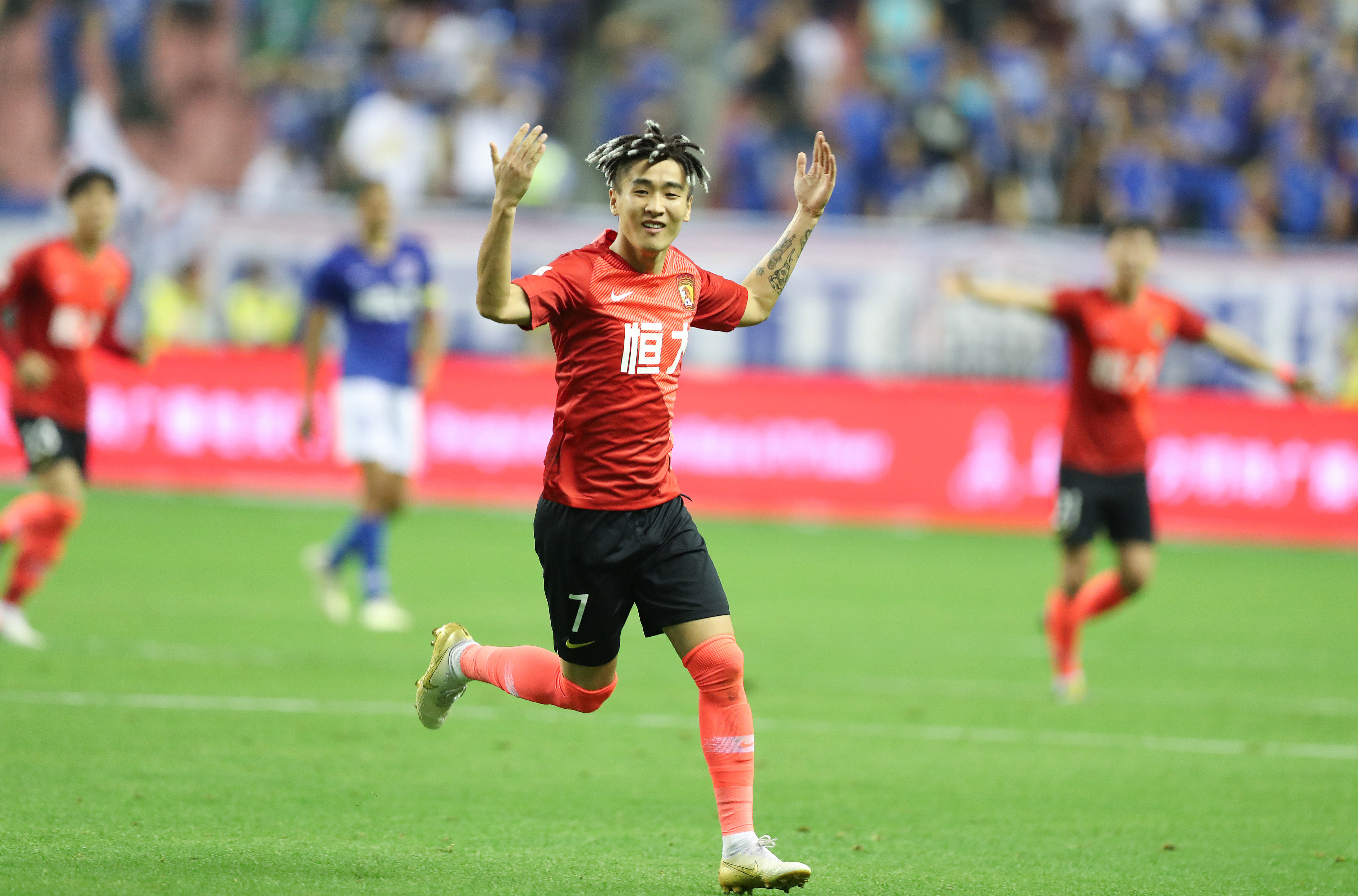 斯基拉：国米派球探考察卡利亚里20岁的右翼卫帕莱斯特拉（斯基拉：国米已派球探跟踪卡利亚里20岁右翼卫帕莱斯特拉）