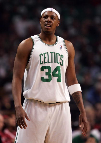 前曼联球员莫里森：曼联让梅努补时阶段上场是在戏弄他（莫里森批评曼联：补时才让梅努登场，形同戏耍）