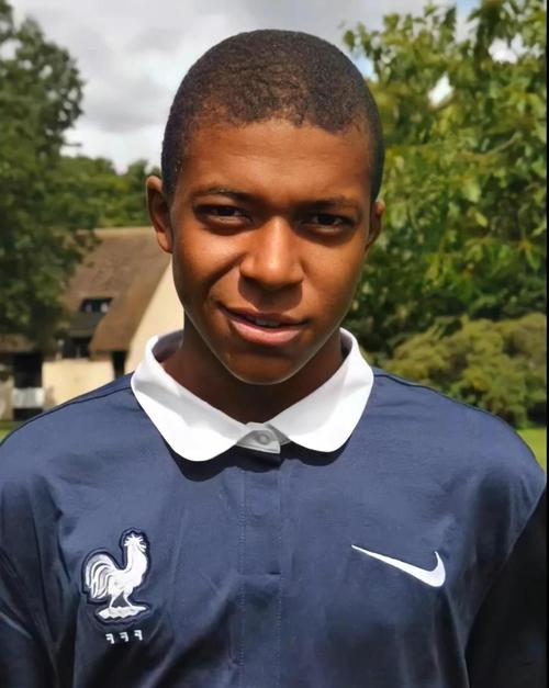 瓜达拉哈拉抽中巴萨后狂欢如夺冠（抽到巴萨，瓜达拉哈拉欢庆仿佛已夺冠）