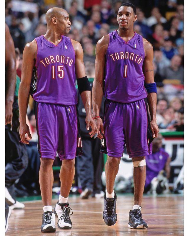 埃奇库姆：球队三位核心都告诉我要保持侵略性 我就是做我自己（埃奇库姆：三名核心球员叮嘱我保持进攻性，我坚持做自己）